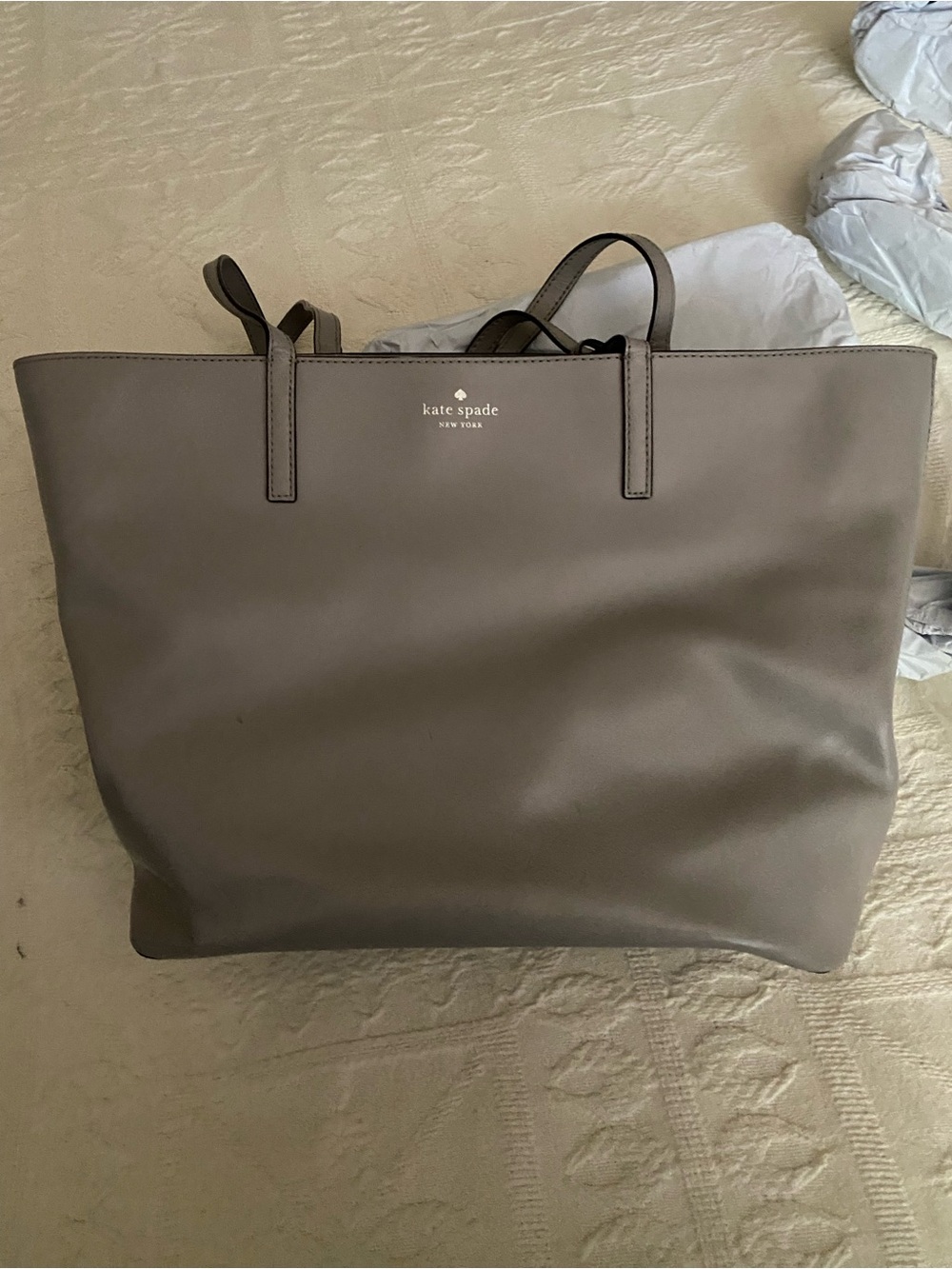 Kate Spade Tote - Picture 2 of 11